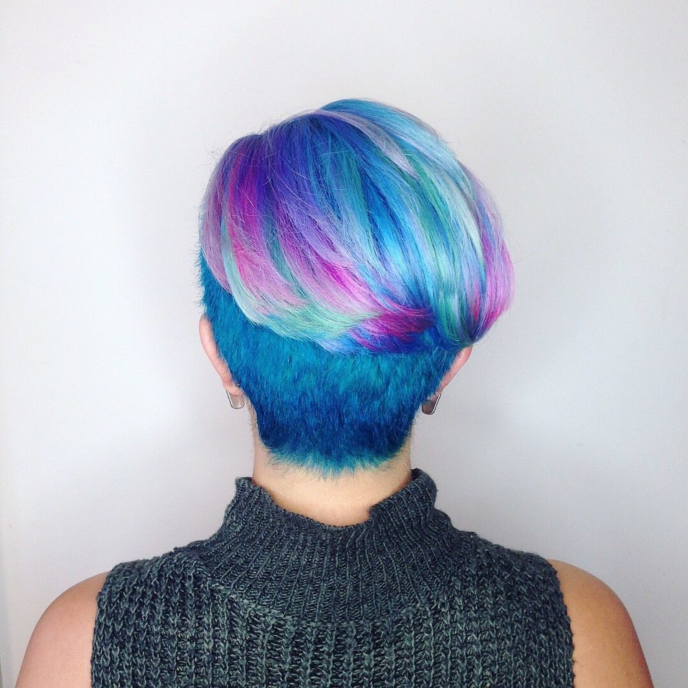 Vivid Strands Studio