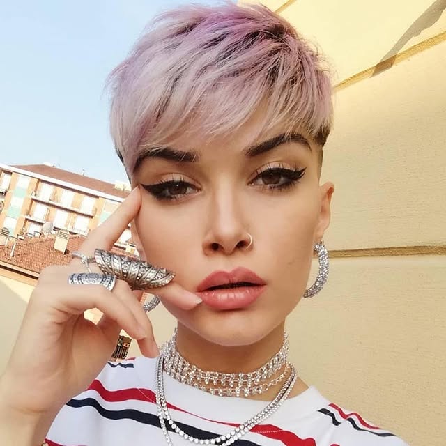 Dazzling Short Hair