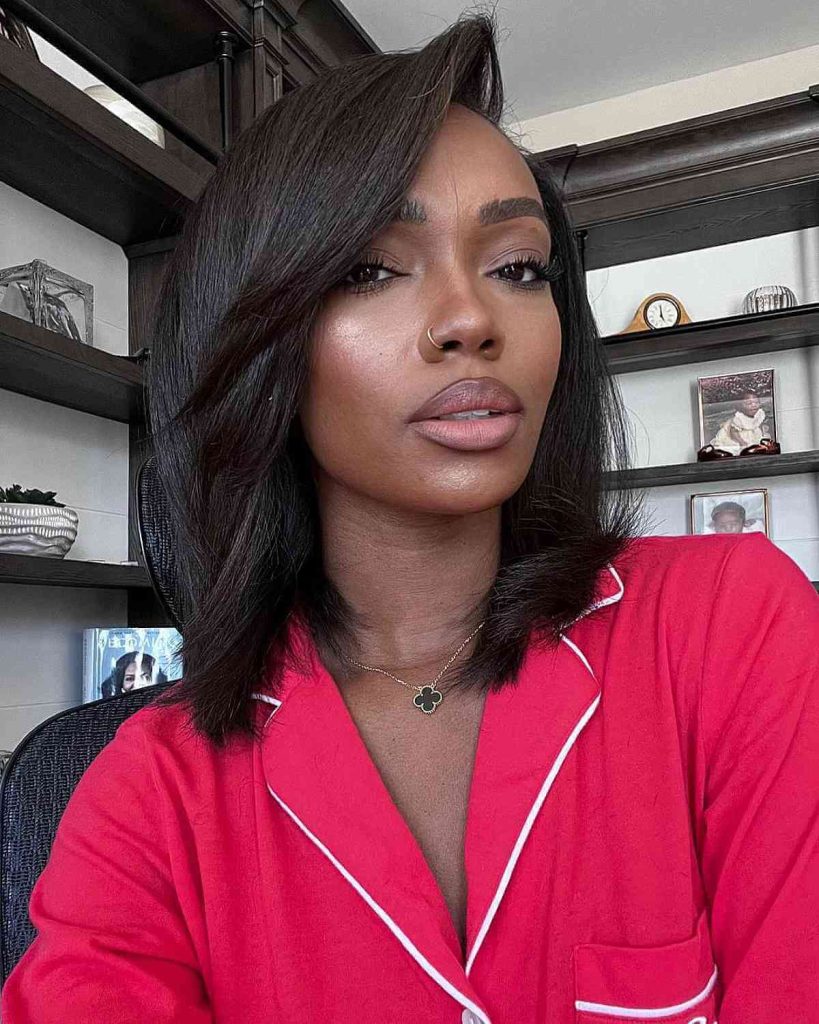 Classy Shoulder Look