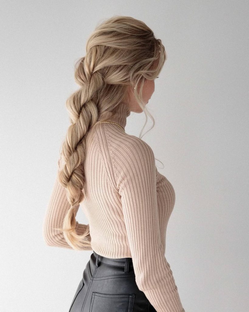 High Ponytail Twist