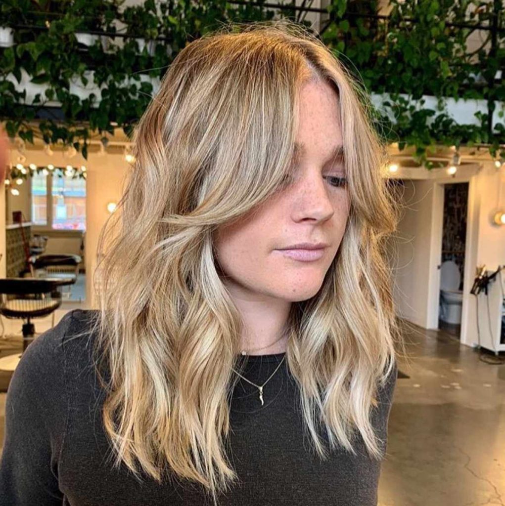 Loose Waves with Side Part